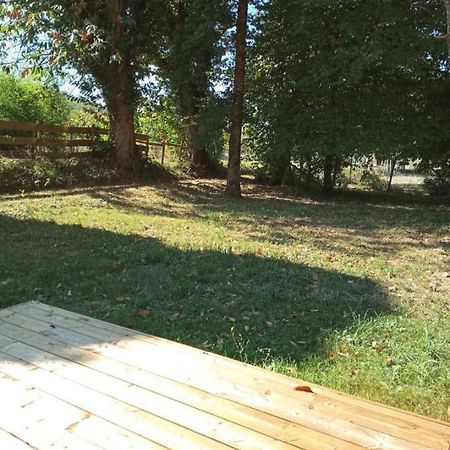 Chambre au calme entourée par la nature. Saint-Leon-sur-Vezere Extérieur photo