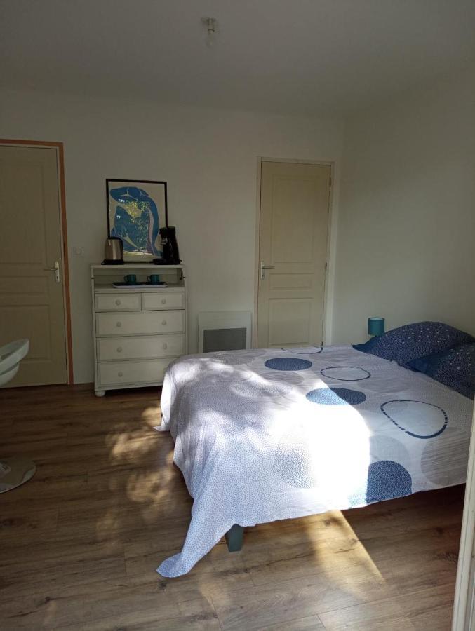 Chambre au calme entourée par la nature. Saint-Leon-sur-Vezere Extérieur photo